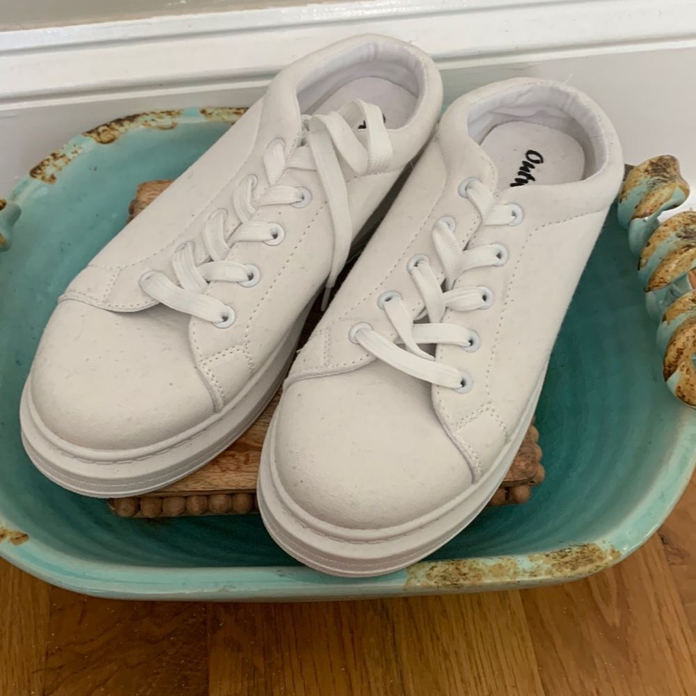 Outwoods White Canvas Mule Sneakers Womens Size 10 Backless Platform Slip On